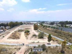 real fundidora desarrollo con plaza comercial