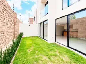 Angelópolis Parque Rodas rodas 10 casa en venta con hermoso jardín