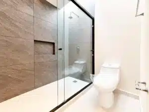 Angelópolis Parque Rodas rodas 18 baños conterminados de lujo y cancel de cristal templado